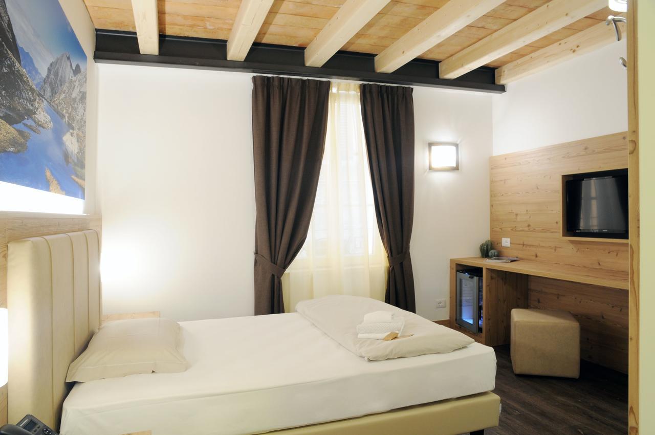 Touring & Hotel Edolo